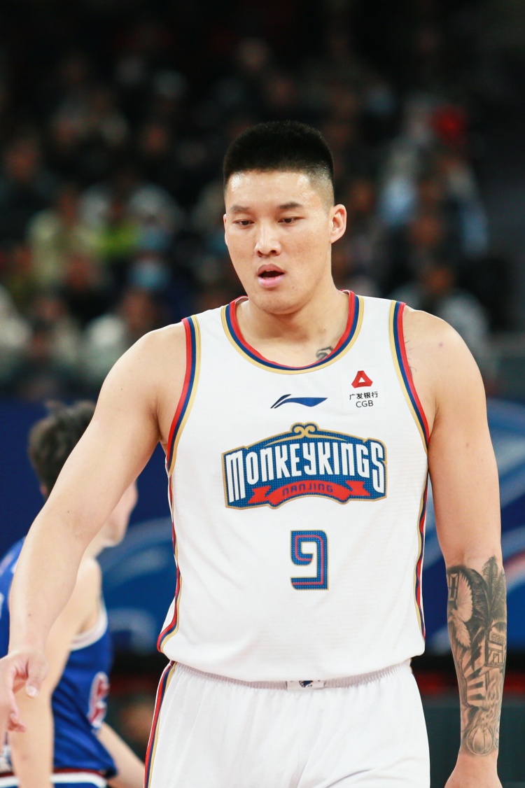 媒体人：同曦放弃应得的钱财非易事 他们不是不差钱的土豪俱乐部