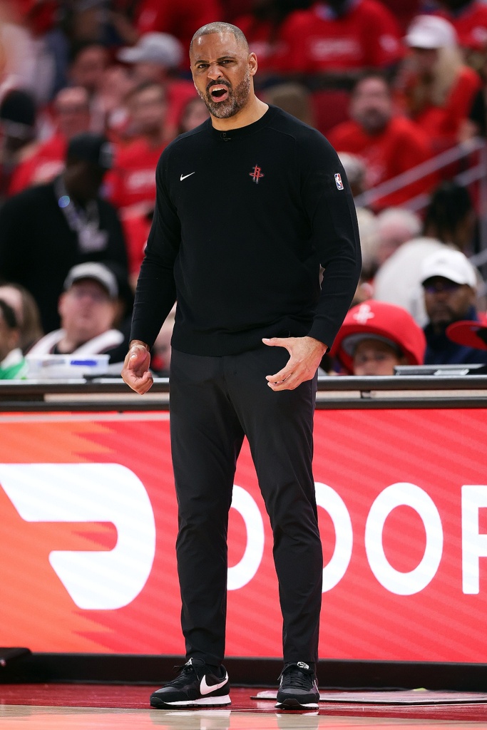 斯通：指望拥有最佳球员来实现夺冠太考验运气 主帅的能力更重要